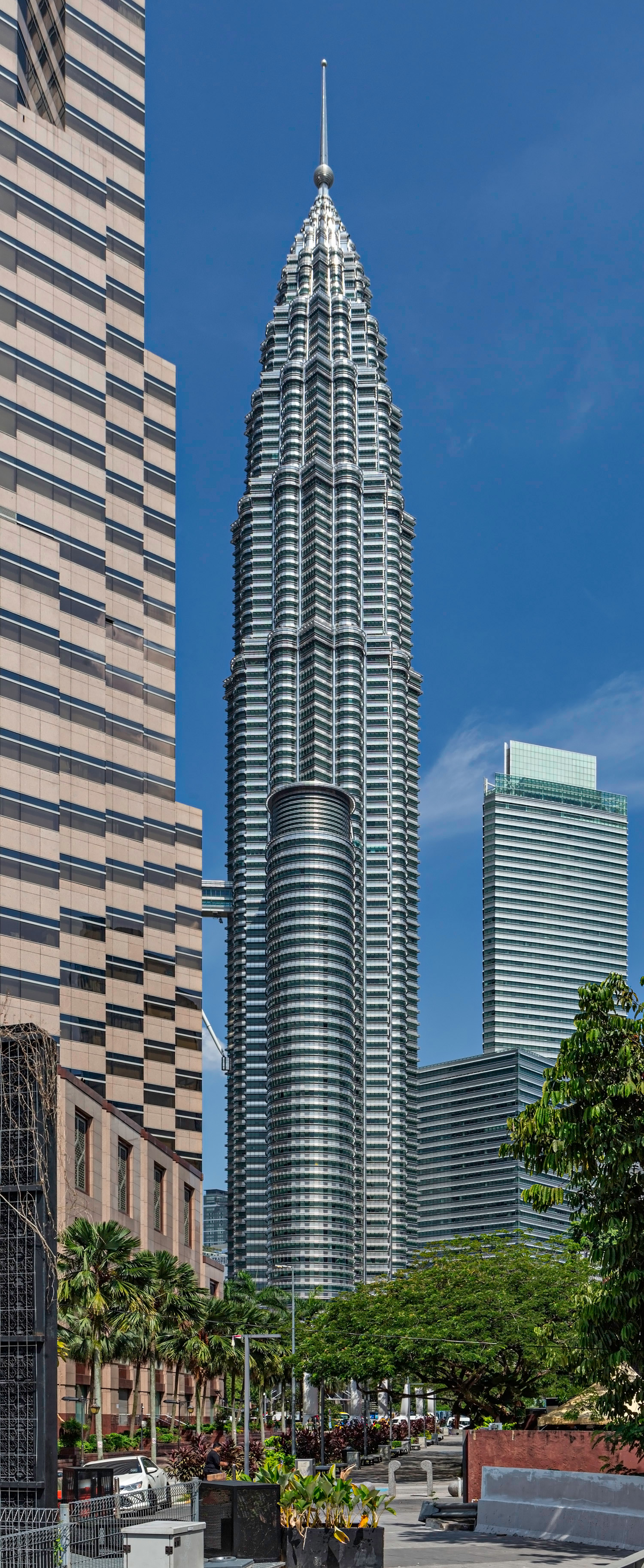 Petronas Twin Tower 1, Kuala Lumpur - View from the northwest. © Mathias Beinling